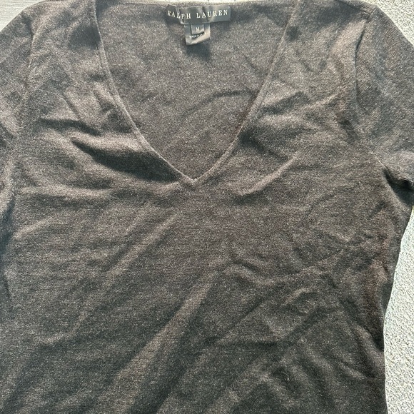 Ralph Lauren Elegant Black V-Neck Sweater - Picture 4 of 7